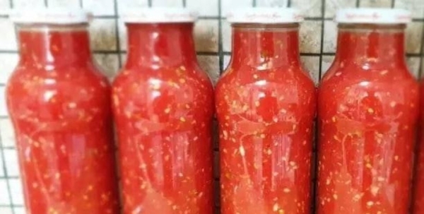 Вкуснее обычной аджики: рецепт острого томатного соуса на зиму