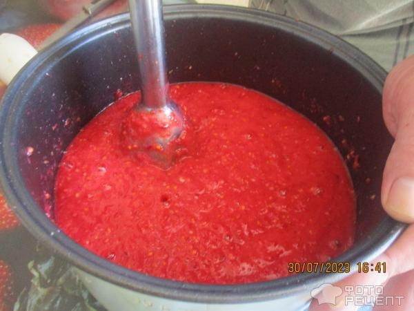 Рецепт: Острый соус из красной смородины - пикантный соус к мясу и рыбе