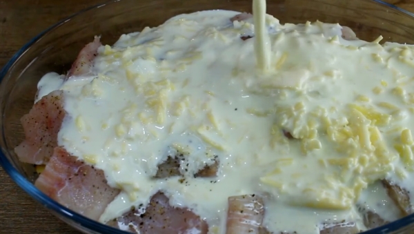 Хек с картошкой в духовке
