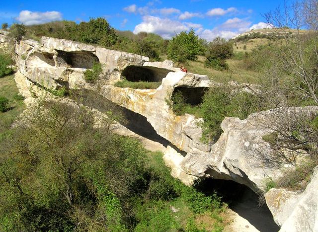 Древний пещерный город Бакла в Крыму