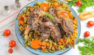 Баранья нога в духовке с овощами