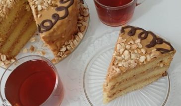 Рецепт: Торт «Сникерс» — Сникерс своими руками, арахис и варёная сгущенка, рецепт домашнего «Сникерса» на день рождения.