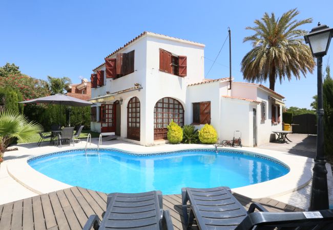 Инвестиции в недвижимость. Как выгодно отель в Испании?
