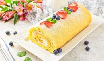 Бисквитный рулет с кремом из сливок