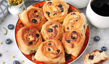 Булочки с голубикой