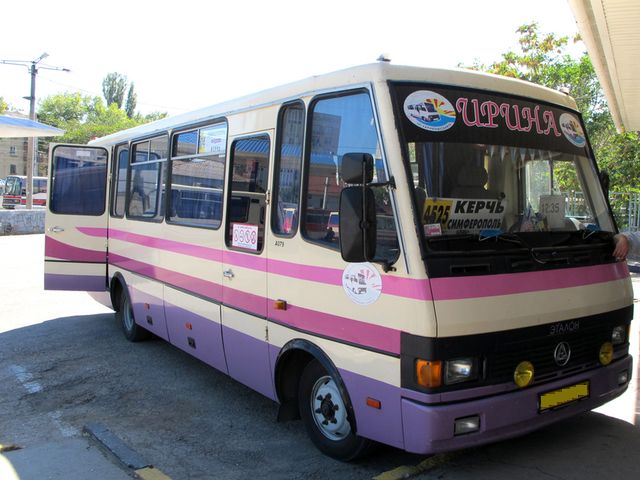 Автобус на Крымских линиях перевозки пассажиров