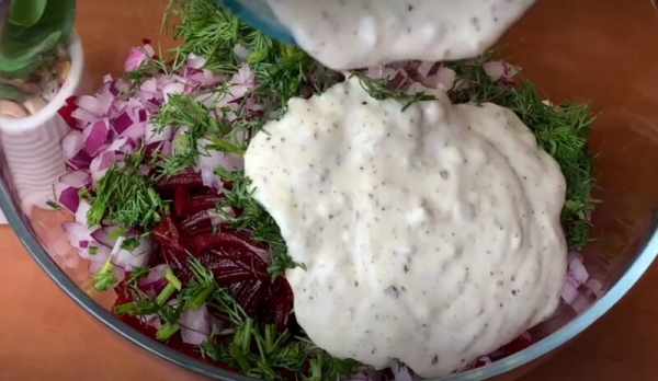 Свекольный салат всего из 3-х ингредиентов. Простой, вкусный и полезный рецепт на каждый день
