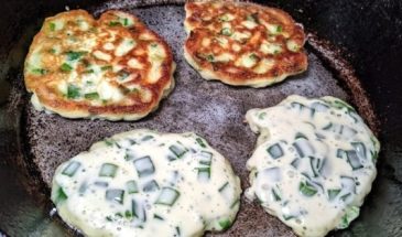 Луковые оладьи на кефире