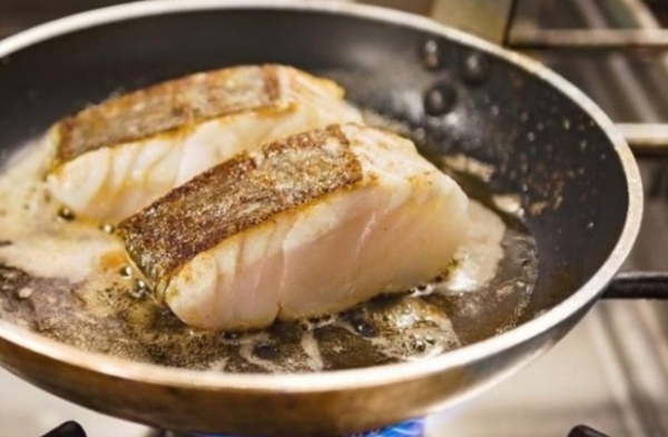 Зачем нужно мариновать рыбу перед жаркой. Идеальный рецепт: рыбка не распадется и не липнет к сковородке