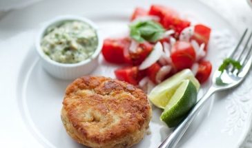 Просто и вкусно: как приготовить сочные рыбные котлеты за 30 минут