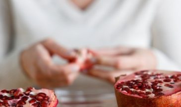 Диетолог назвала продукты, которые восстанавливают здоровье курильщиков