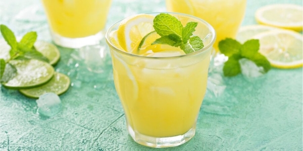 Освежающие и полезные. Три необычных лимонада, которые можно легко приготовить дома
