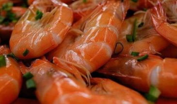 Как варить креветки