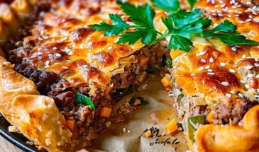 Этот рецепт вас удивит: готовим перевернутый мясной пирог на сковороде
