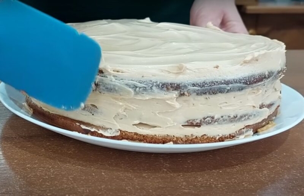 Уже 30 лет пеку по этому рецепту. Знаменитый торт «Медовик» за 20 минут