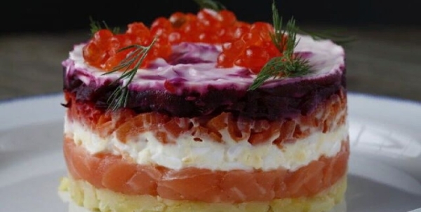 «Шуба» по-королевски: праздничный рецепт популярного салата