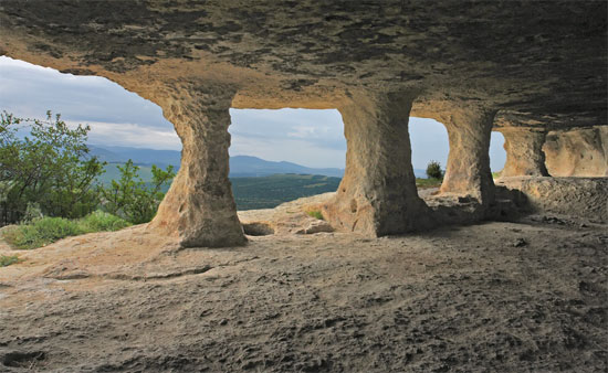 Пещерный Челтерский монастырь