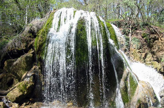 Водопад Серебряные струи в большом каньоне