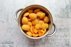 Цукаты из абрикосов в сушилке