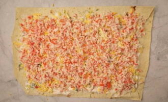 Рулет из лаваша с крабовыми палочками