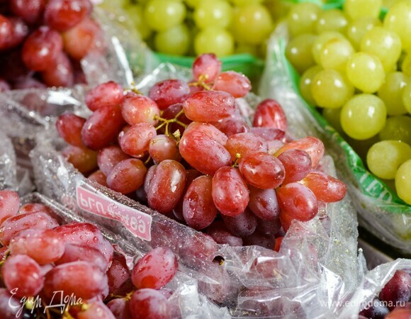 Вредно ли есть виноград с косточками? Ответила врач