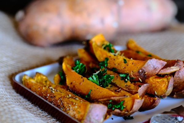 Вкуснее картофеля: рецепт печеного батата