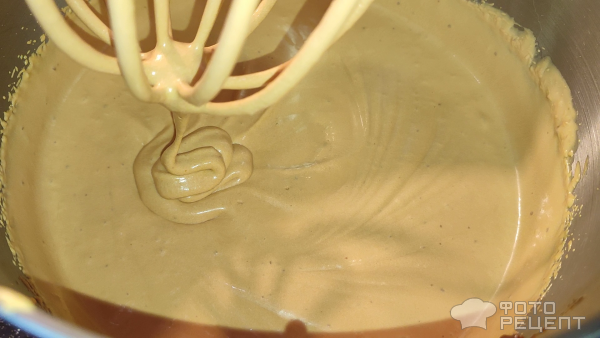 Рецепт: Торт "Медовик классический" - с карамельным кремом и шоколадно ягодным декором! ♥