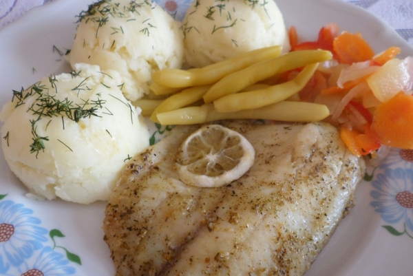 Непревзойденный вкус: как приготовить сочную рыбу в духовке