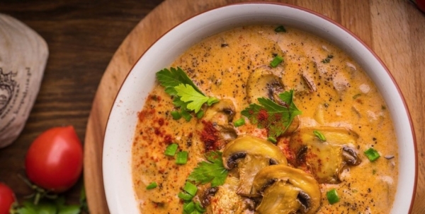 Сытный и вкусный: рецепт пряного грибного супа с паприкой