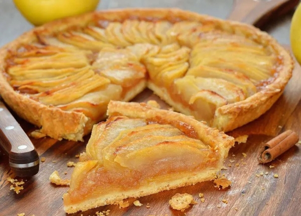 Кусочек осени у вас на тарелке: пошаговый рецепт яблочного тарта