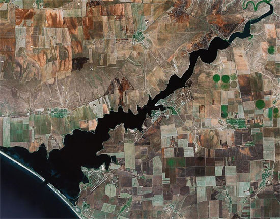 Озеро Донузлав, фото из Космоса