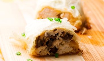 Душистый штрудель с курицей и грибами: рецепт сытного блюда на ужин
