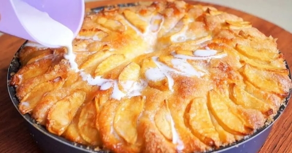 Сахарный пирог с яблоками