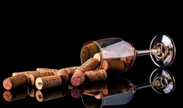 На кухне и в быту: как использовать выдохнувшееся вино