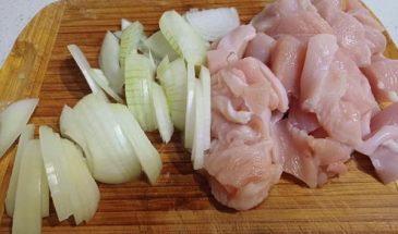 Рецепт: Куриная грудка в сливочном соусе — Готовлю с любовью.