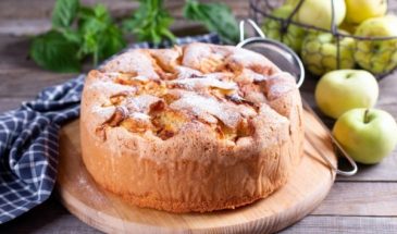 Сырная шарлотка с яблоками – настоящая осенняя выпечка на столе