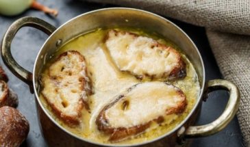 Традиционное французское блюдо: как приготовить вкусный луковый суп