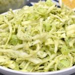 Всего 2 простых продукта в составе, а заправка вкуснее майонеза. Салат «Зелёная богиня»