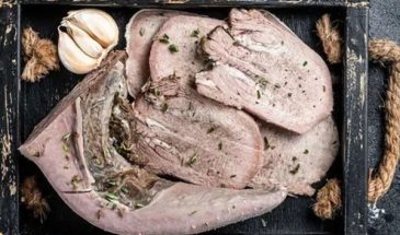 Берем субпродукт и творим деликатес: секрет, который сделает язык нежным и сочным