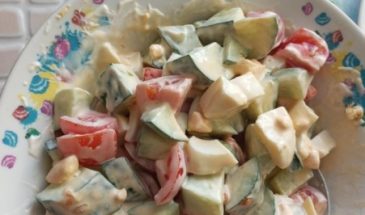 Рецепт: Салат огурец, помидоры черри, сыр, яйцо и майонез — Вкусный и сытный салат