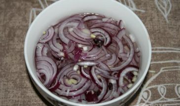 Рецепт: Салат из крабовых палочек с овощами — легкий и воздушный