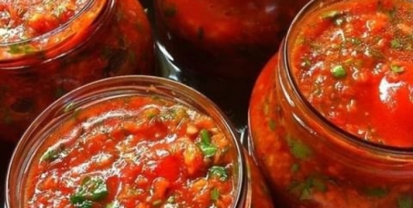 Пряные помидоры по-корейски: быстрый рецепт пикантной закуски