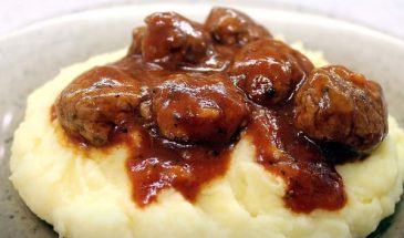 Вкусная, как в ресторане: готовим подливку, с которой мясо будет непревзойденным