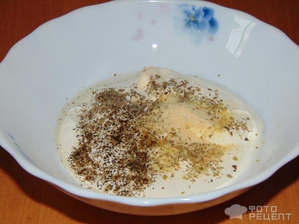 Рецепт: Салат с капустой кольраби — с кукурузой и сметанной заправкой