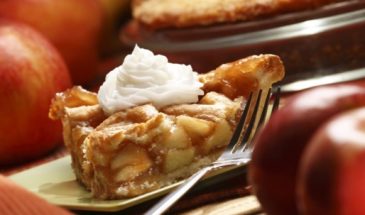 Кремовый пирог с яблоками: рецепт оригинального десерта
