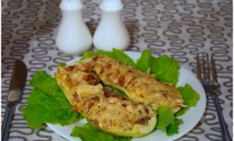 Кабачки с фаршем и сыром в духовке