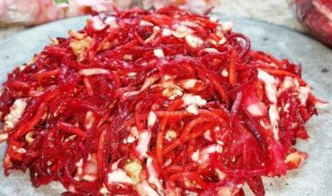 Салат из сырой свеклы, который я могу есть хоть каждый день. Не надоедает: просто и вкусно