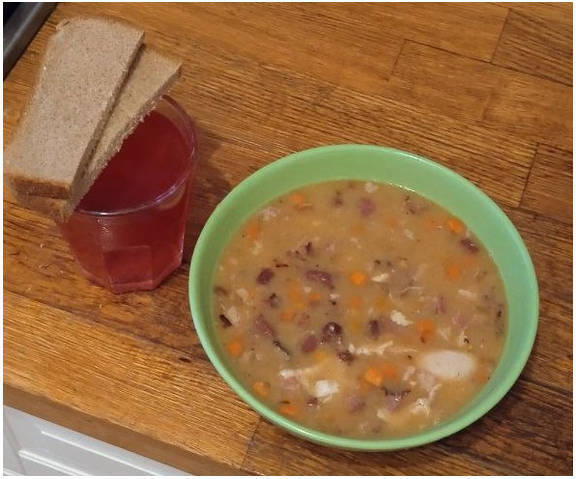 Гороховый суп с копченостями классический
