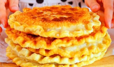 Не устаю их готовить: только мука и кипяток.  Лучше, чем чебуреки или пицца