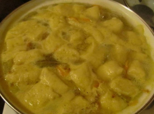 Суп с клецками на курином бульоне